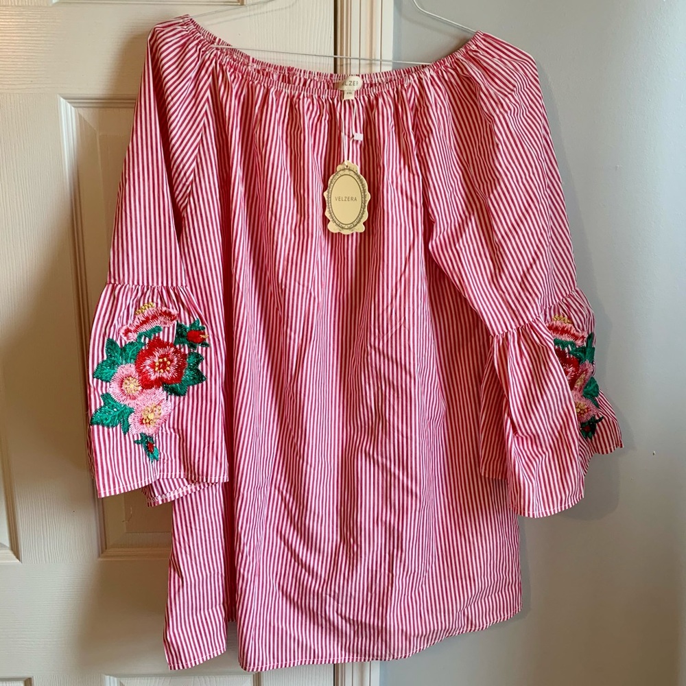 NWT Plus 2X off shoulder embroidery design blouse